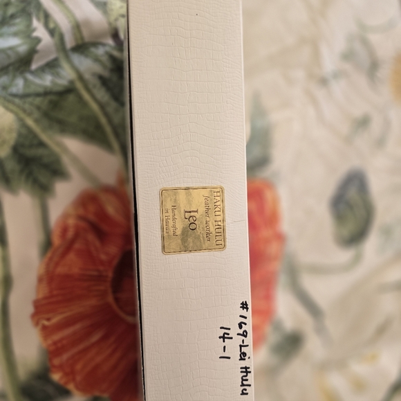 Beautiful Hawaiian Handmade Feather Hat Band - Picture 4 of 8